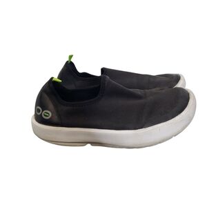 OOFOS OOmg eeZee White/Black Women's Size 8